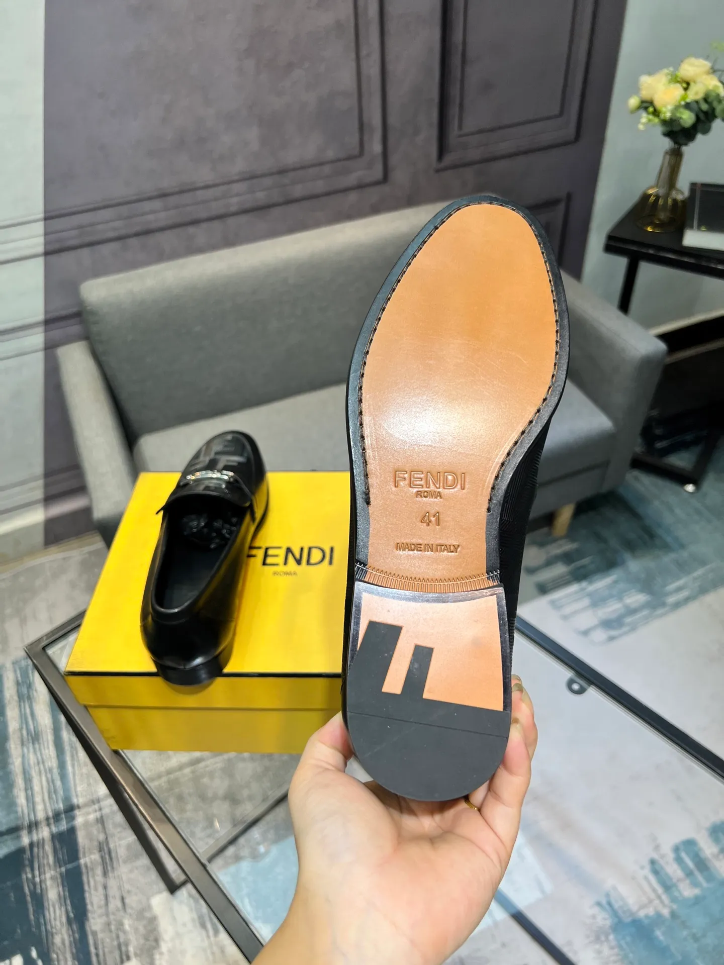 Men's shoes 💰940 [FENDI] Fendi men's business casual leather shoes imported brand cloth/calf leather/open edge beads/brand logo printing -Inner lining: comfortable cowhide lining -Outsole: genuine leather outsole with rubber backing embedded in the heel, perfect injection molding -Super high quality control·Fine workmanship: highlighted (high-end·luxury·grade) -Size: 39-44.38.45.46 Customized, non-returnable
